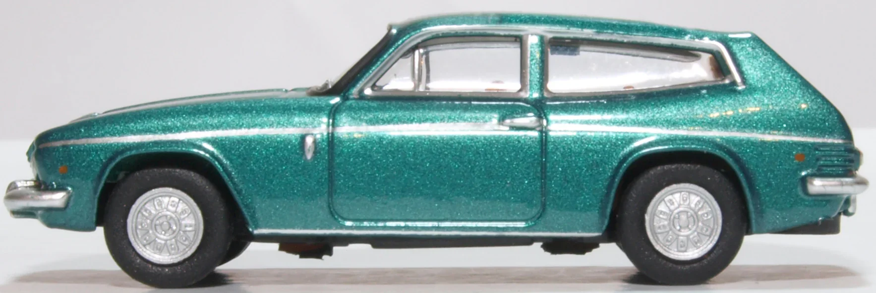 76RS005 Reliant Scimitar Tudor Green Metallic - Image 3