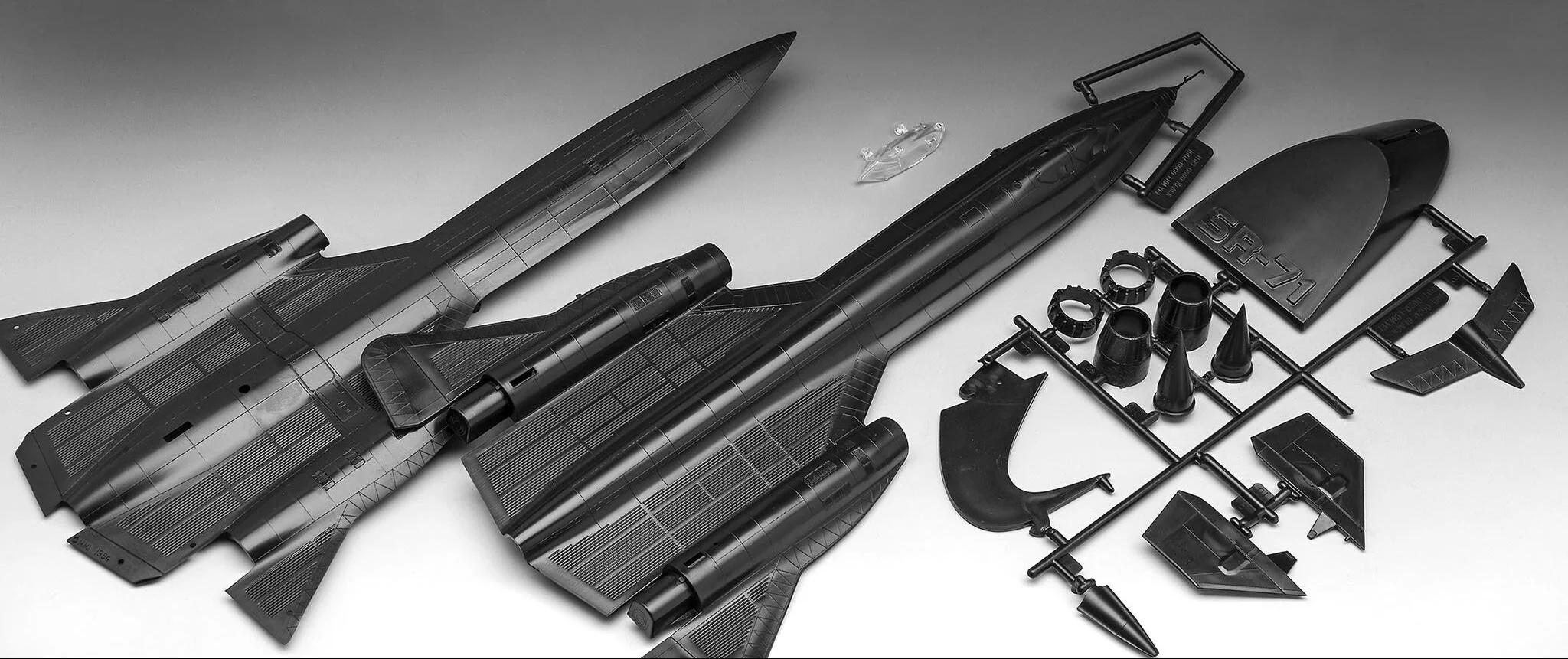 03652 Lockheed SR-71 Blackbird (Click System) Model Kit - Image 4