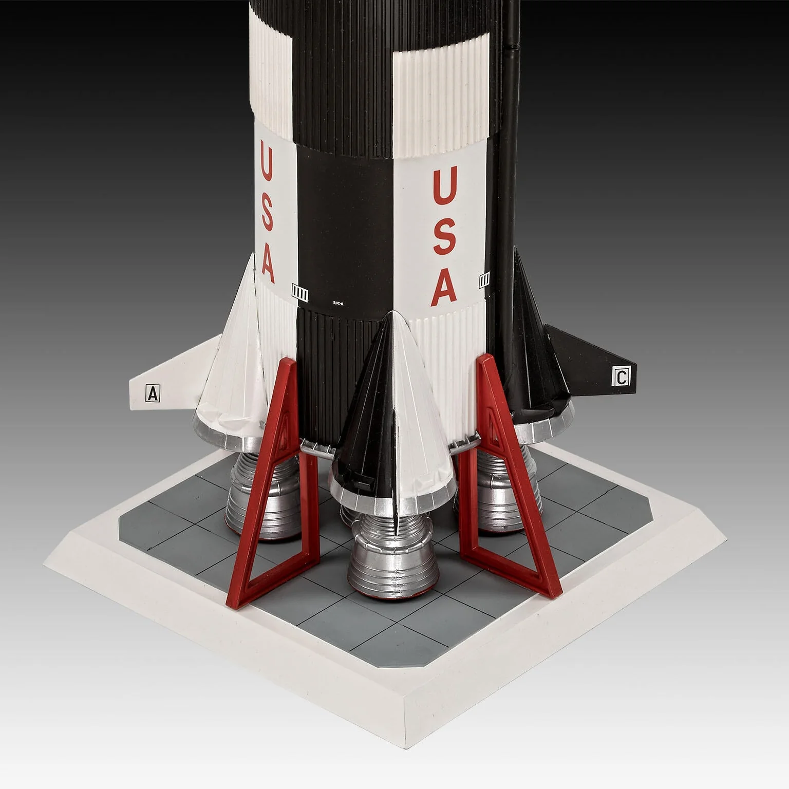03704 Apollo 11 Saturn V Rocket Model Kit - Image 5