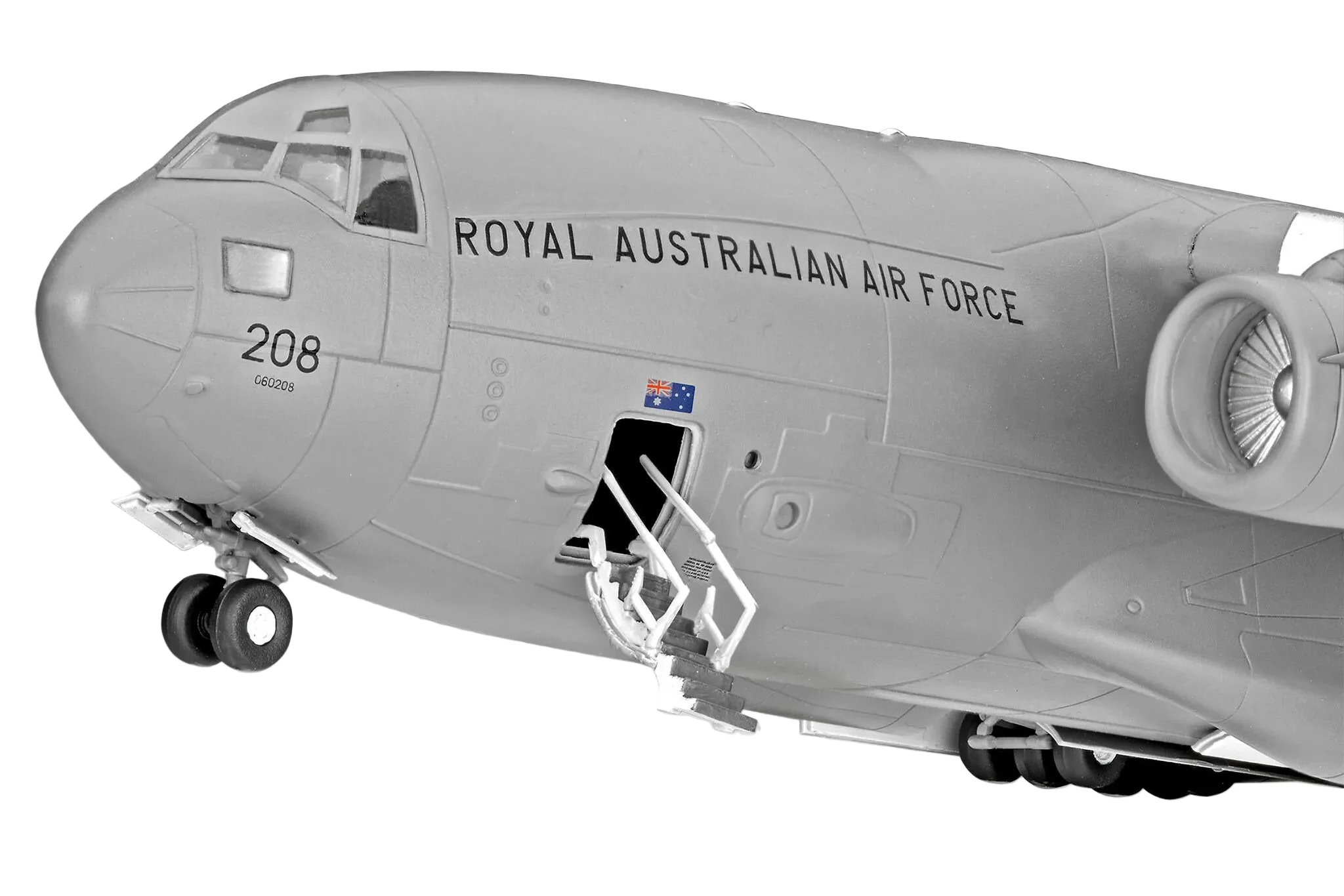 03747 British Boeing C-17A Globemaster III Model Kit - Image 3