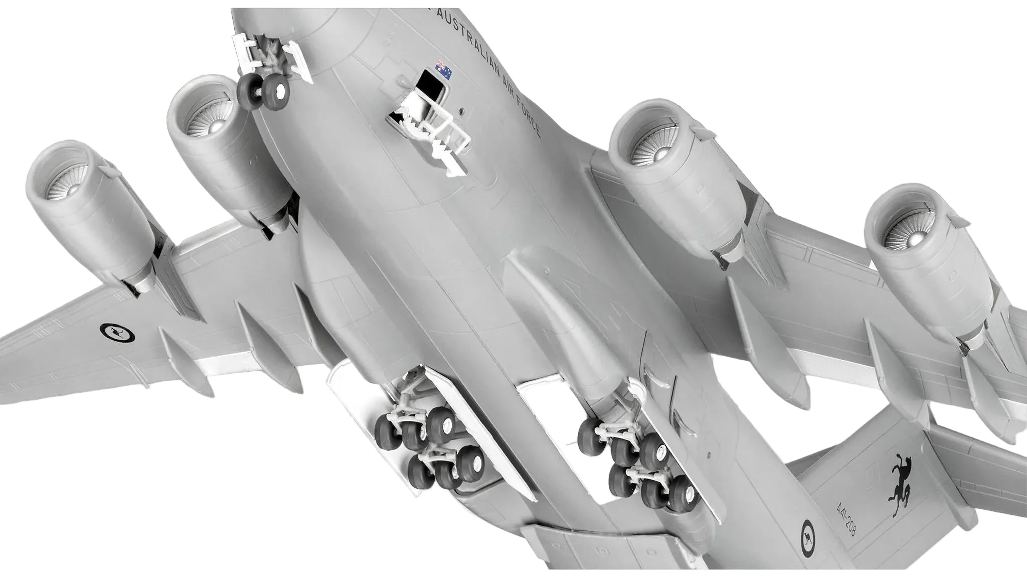 03747 British Boeing C-17A Globemaster III Model Kit - Image 4