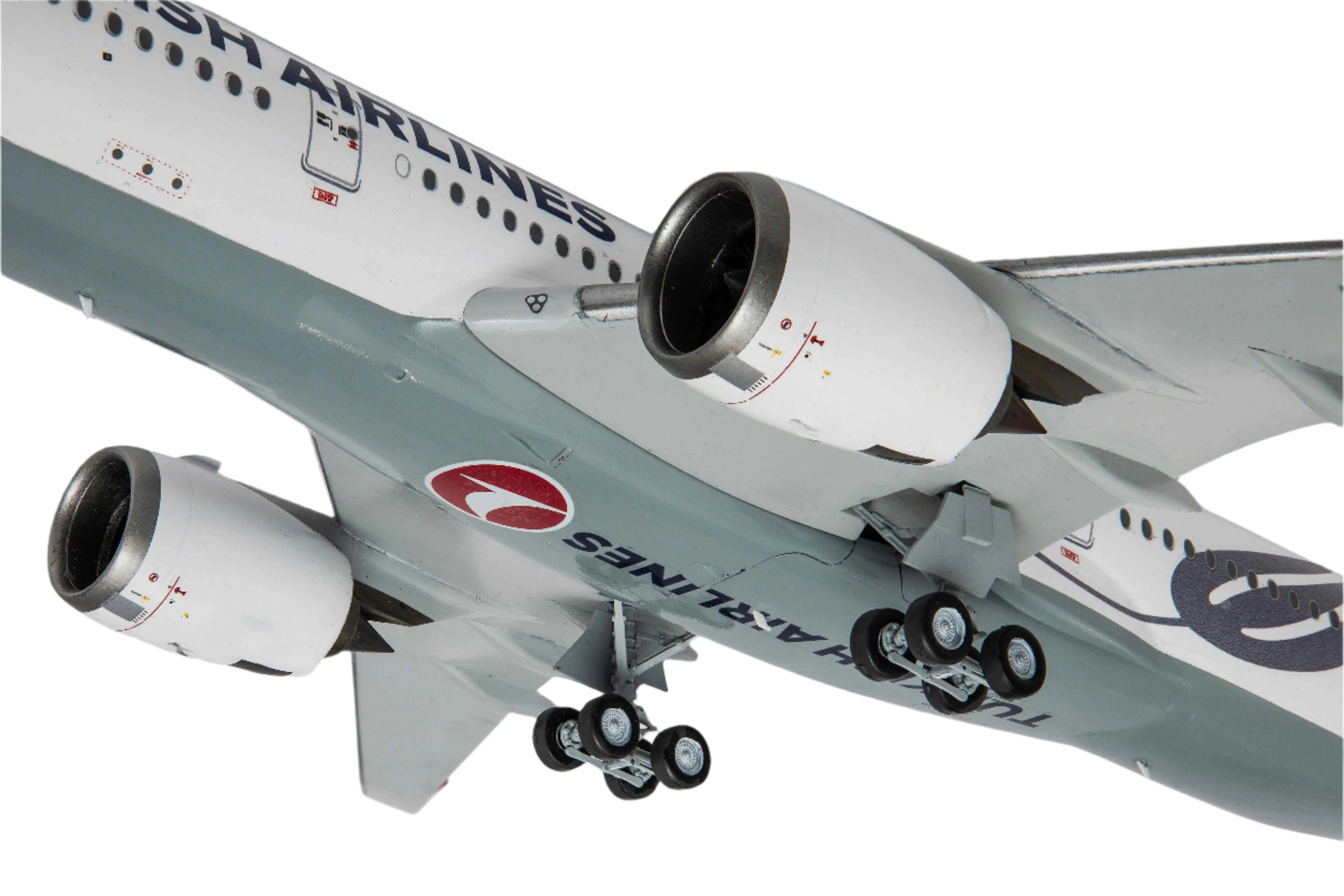 03773 Airbus A350-900 "Turkish Airlines" Model Kit - Image 5