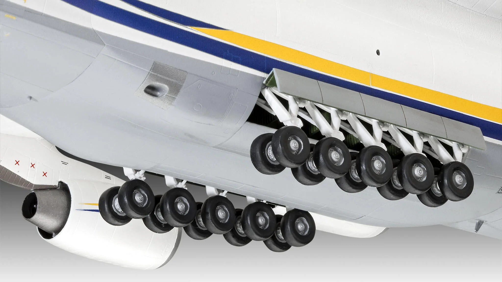 03807 Antonov An-124 "Ruslan" Model Kit - Image 4