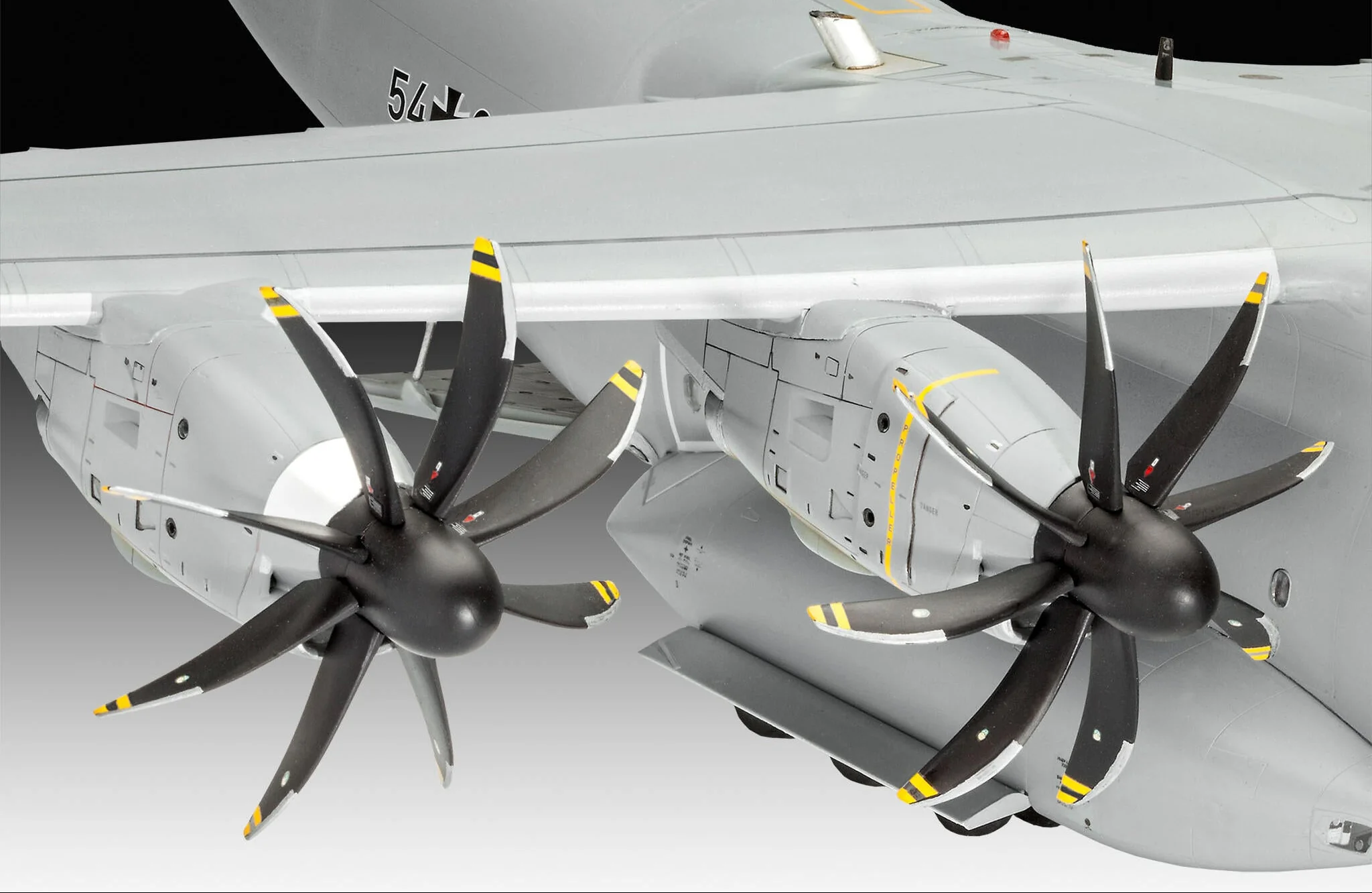 03929 Airbus A400M "Atlas" Model Kit - Image 4
