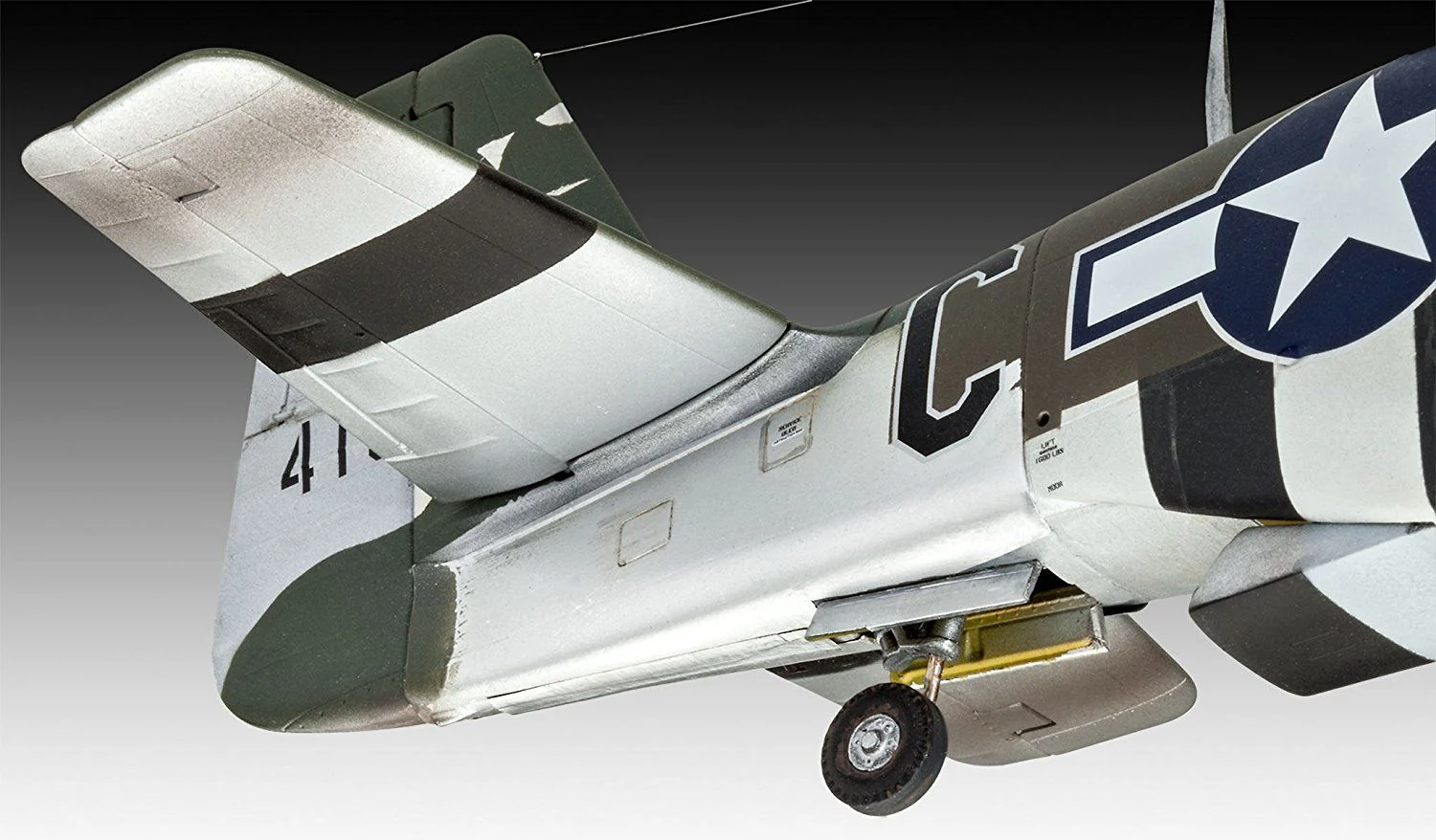 03944 P-51D-5NA Mustang (early version) (1:32 Scale) Model Kit - Image 6