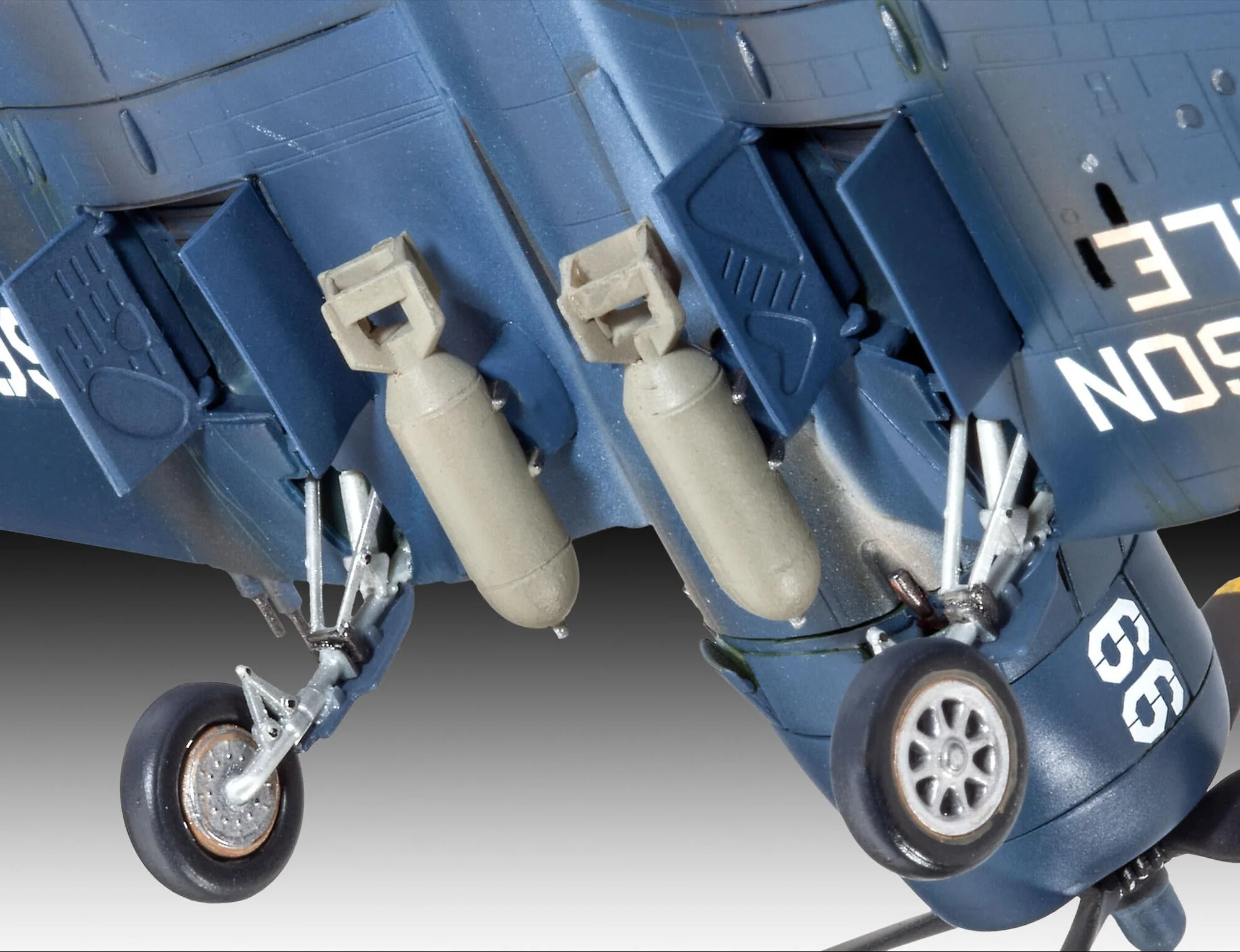 03955 F4U-4 Corsair Model Kit - Image 3