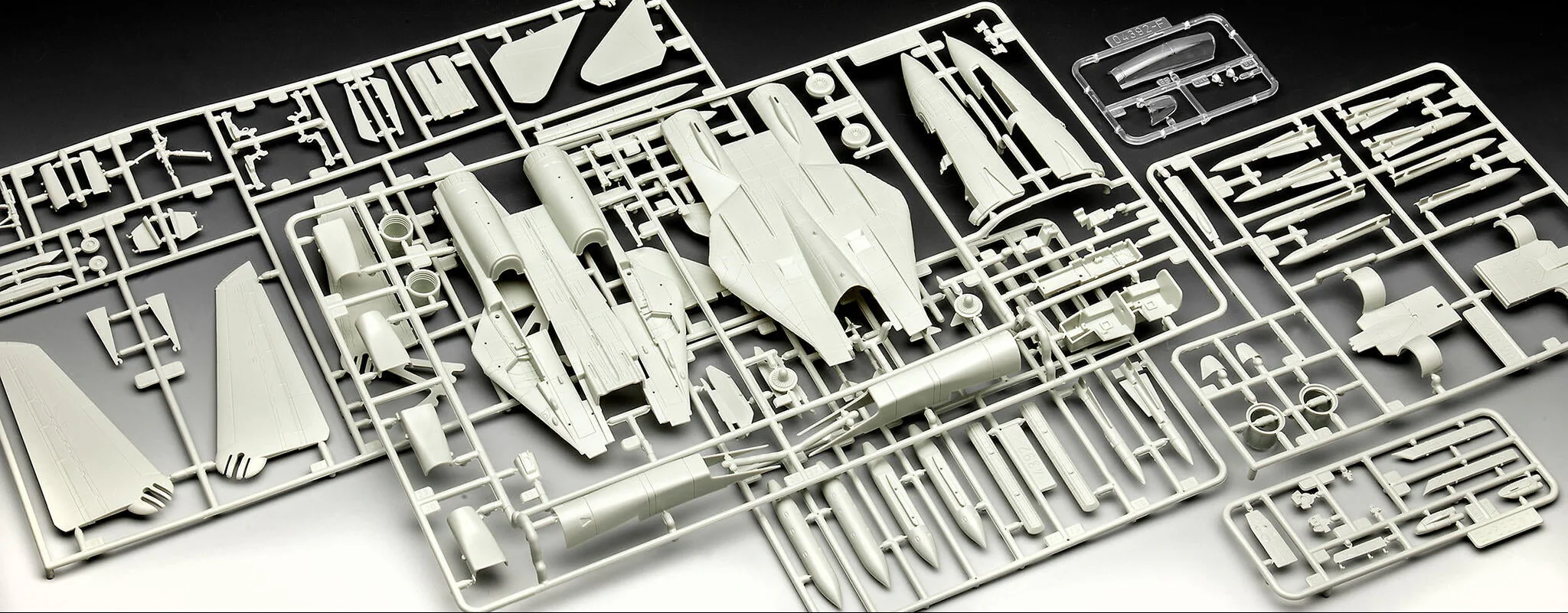 03960 Grumman F-14D Super Tomcat Model Kit - Image 7