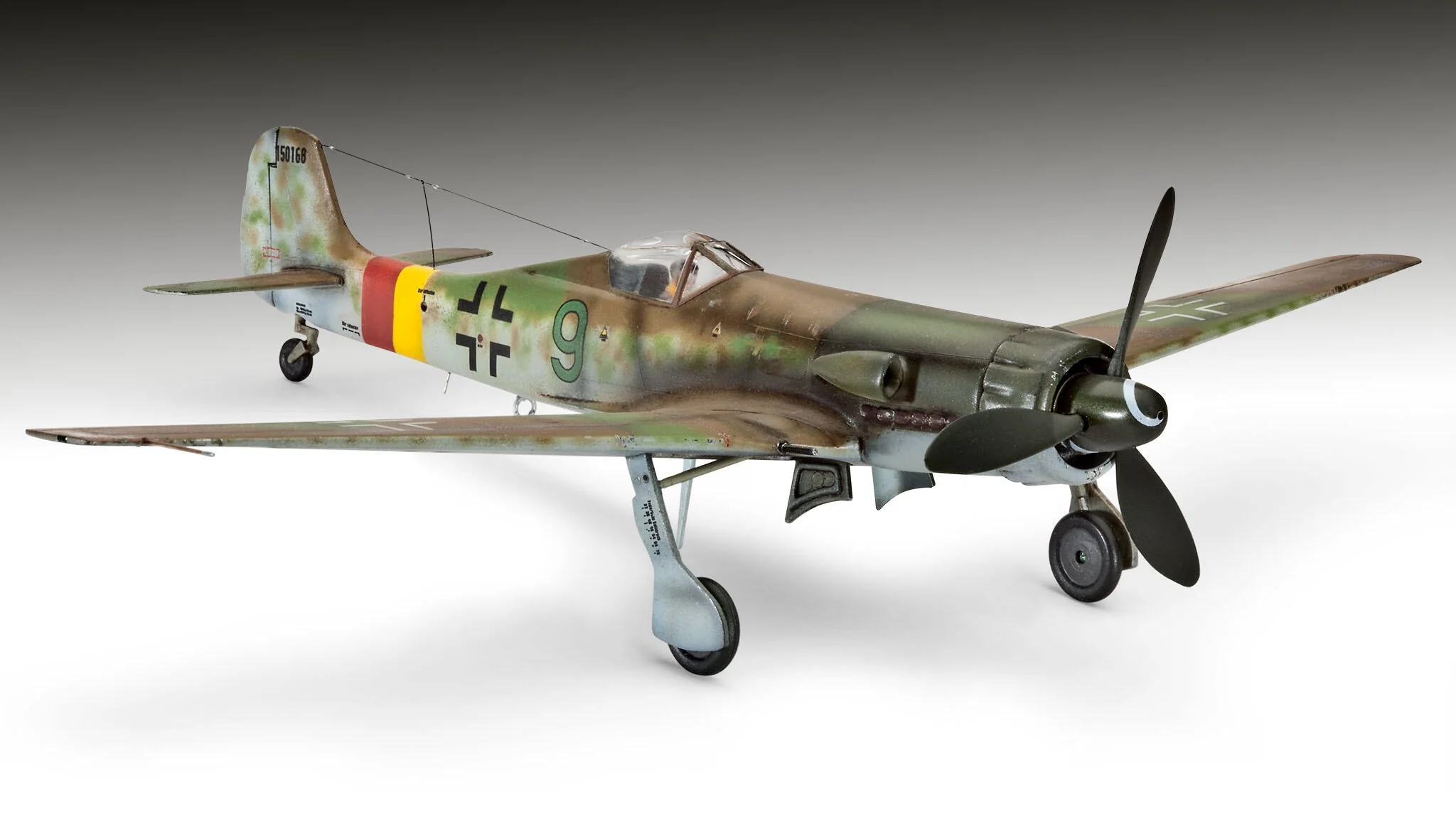 03981 Focke Wulf Ta 152 H Model Kit - Image 2