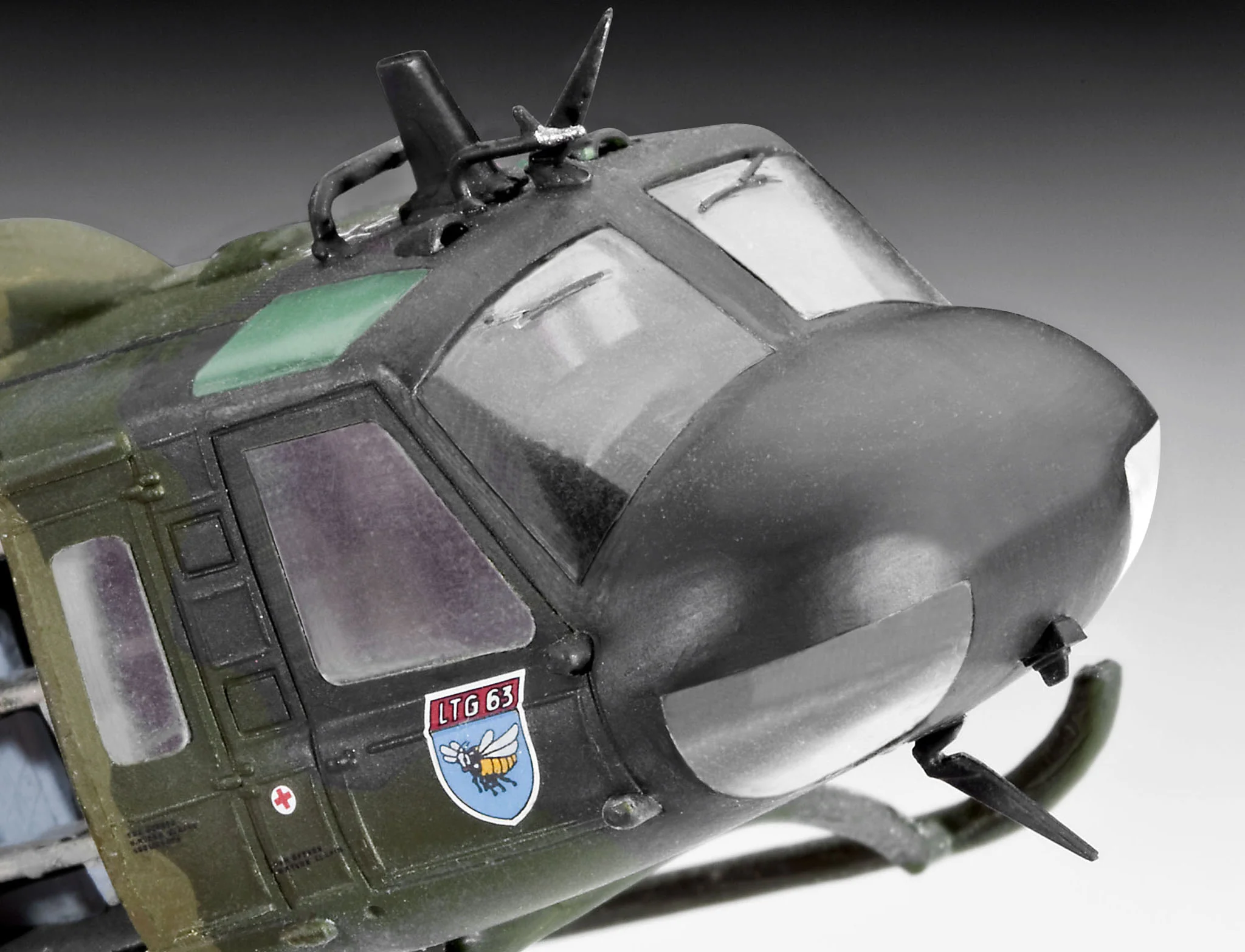 04444 German Bell UH-1D SAR (1:72 Scale) Model Kit - Image 3