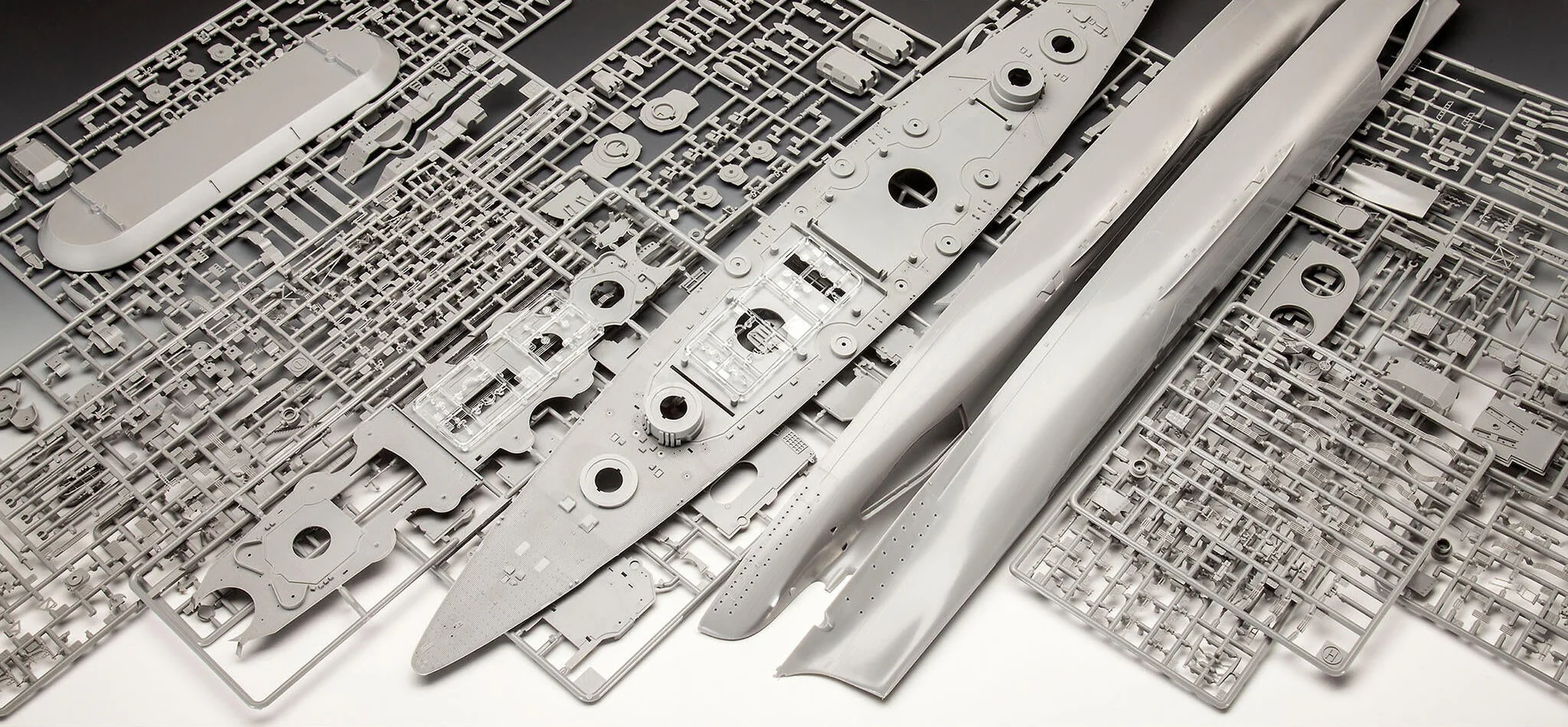 05040 German Battleship "Bismarck" Model Kit - Image 9