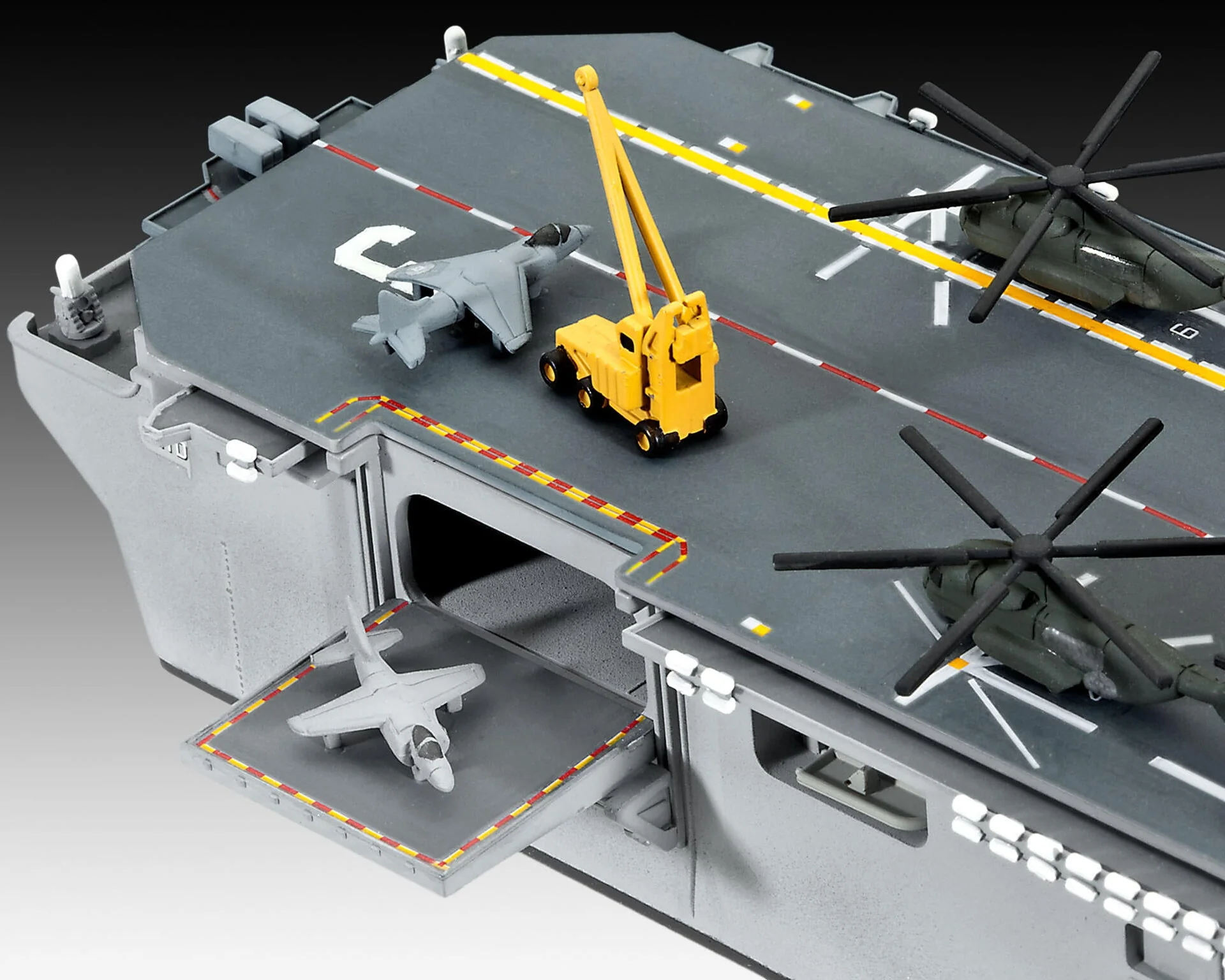 05178 US Navy Assault Carrier WASP Class Model Kit - Image 5