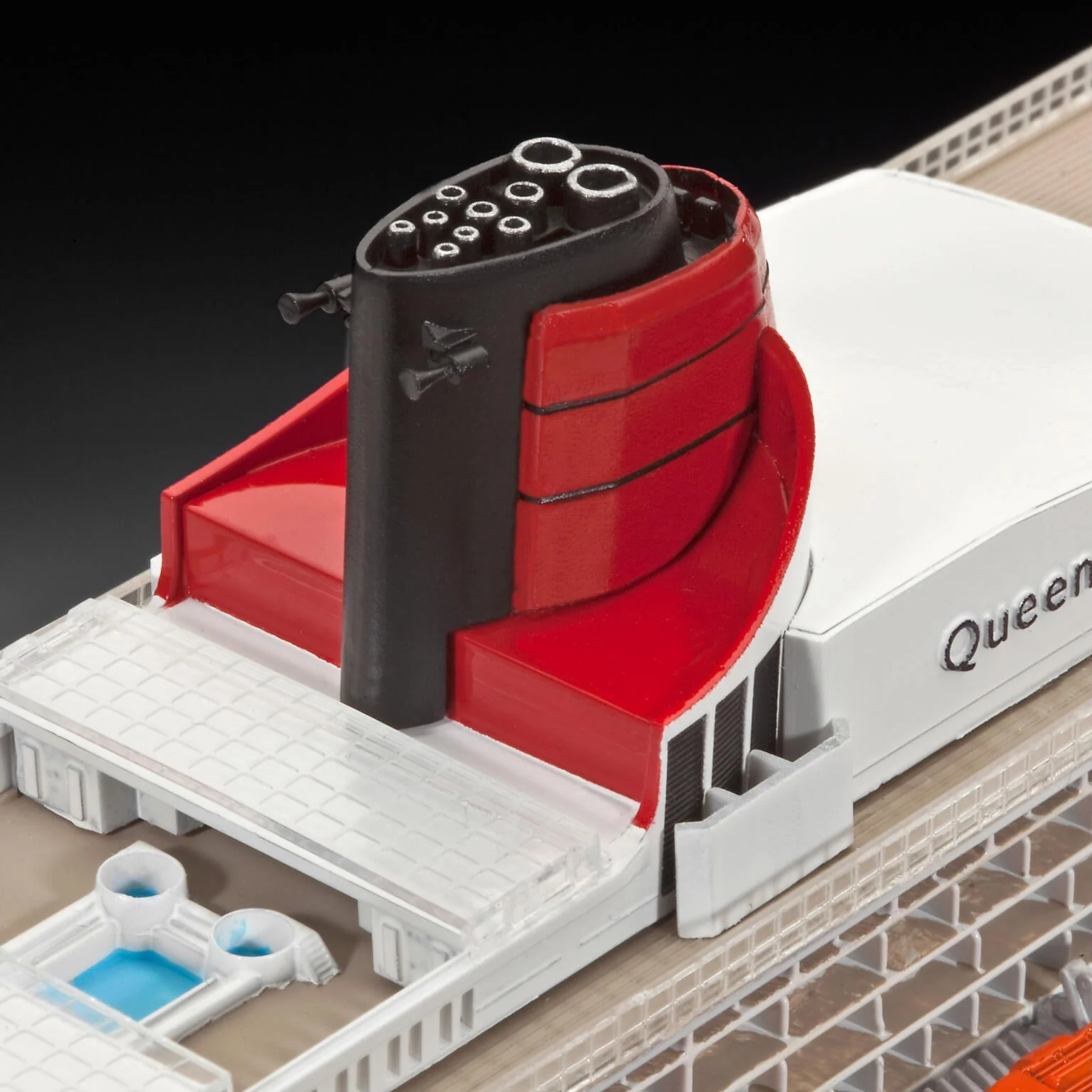 05231 Ocean Liner Queen Mary 2 Model Kit - Image 5