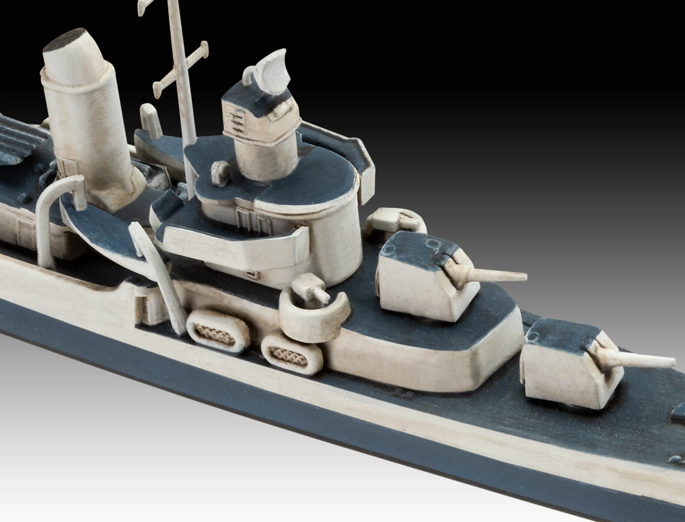 05644 Gift Set Pacific Warriors (USS Fletcher & Indianapolis) Model Kit - Image 5