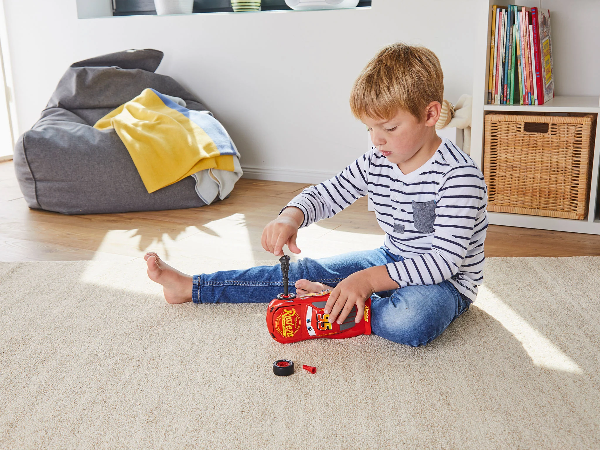 06562 Lightning McQueen Disney-Cars Car with Light Sound Model Kit - Image 15