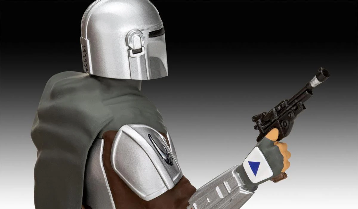 06784 The Mandalorian The Bounty Hunter (1:9 Scale) Model Kit - Image 3