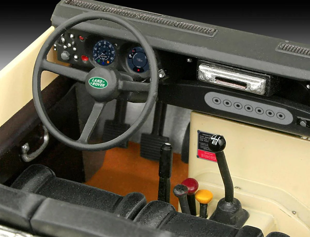 07056 Land Rover Series III LWB Commercial (1:24 Scale) Kit - Image 5