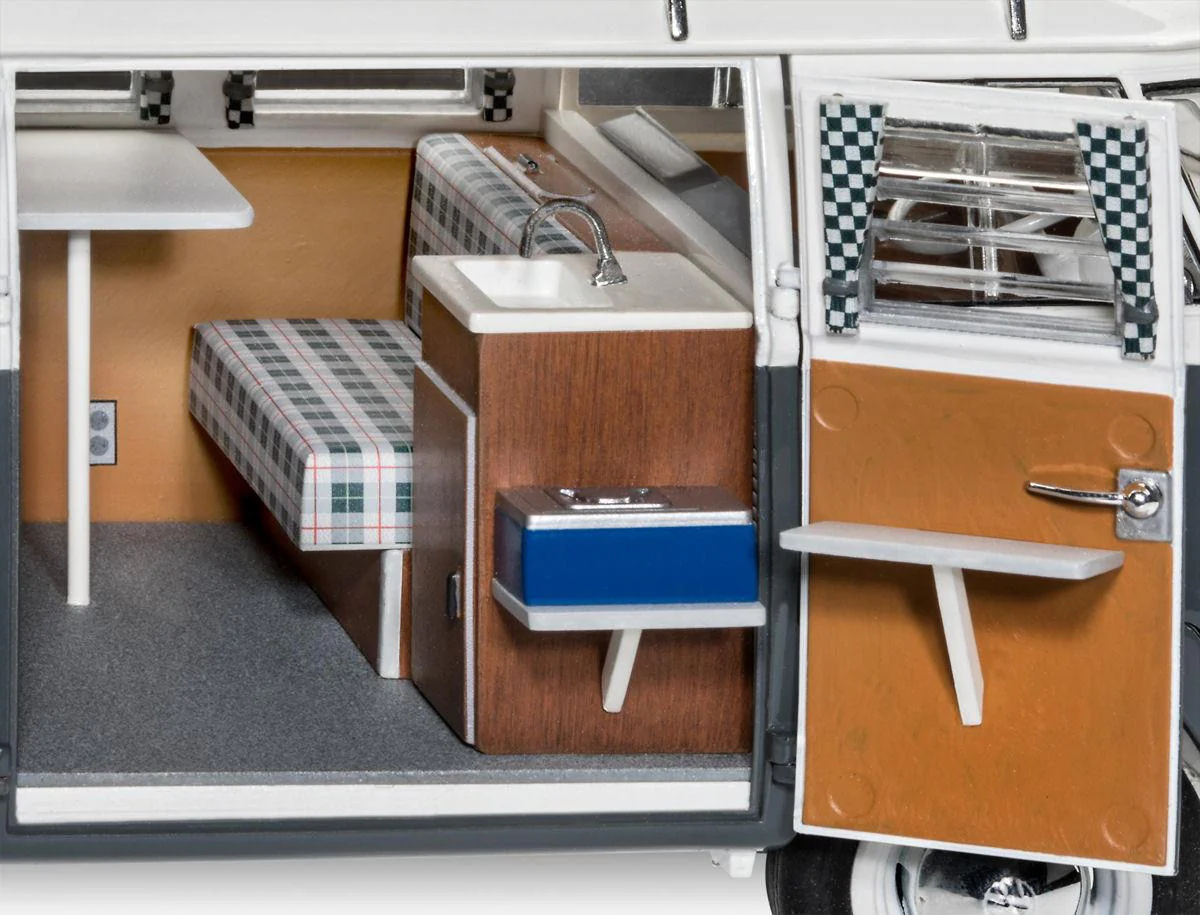 07674 VW T1 Camper (1:24 Scale) Model Kit - Image 5