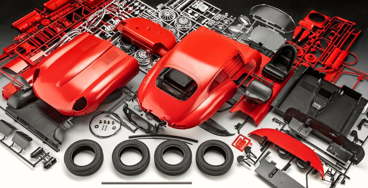07717 Jaguar E-Type (1:8 Scale) Model Kit - Image 8