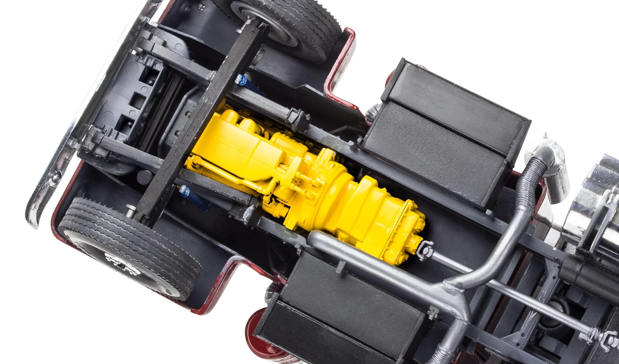 12628 Kenworth W-900 Dump Truck Model Kit - Image 5