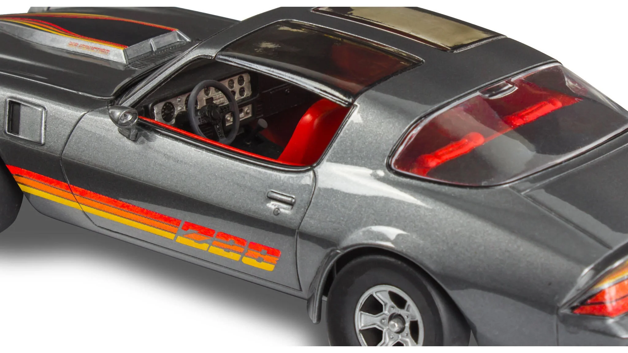 14526 1981 Chevy Camaro Z28 Model Kit - Image 7