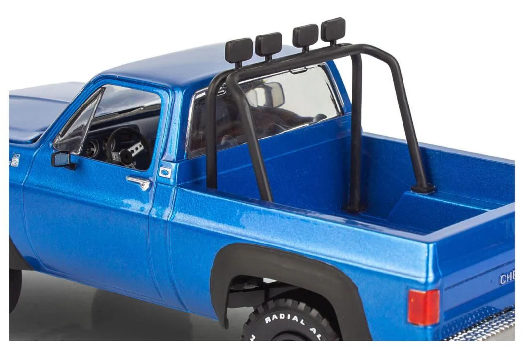 14581 78 Chevy 4x4 Pickup with Go-kart Model Kit - Image 6