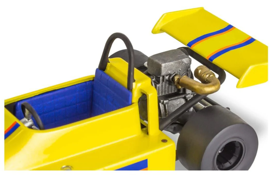 14581 78 Chevy 4x4 Pickup with Go-kart Model Kit - Image 9