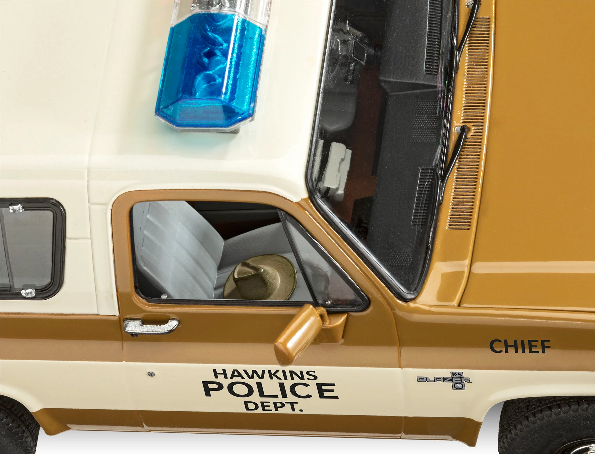 67724 Model Set 1985 Chevrolet K5 Blazer: Stranger Thing Model Kit - Image 3