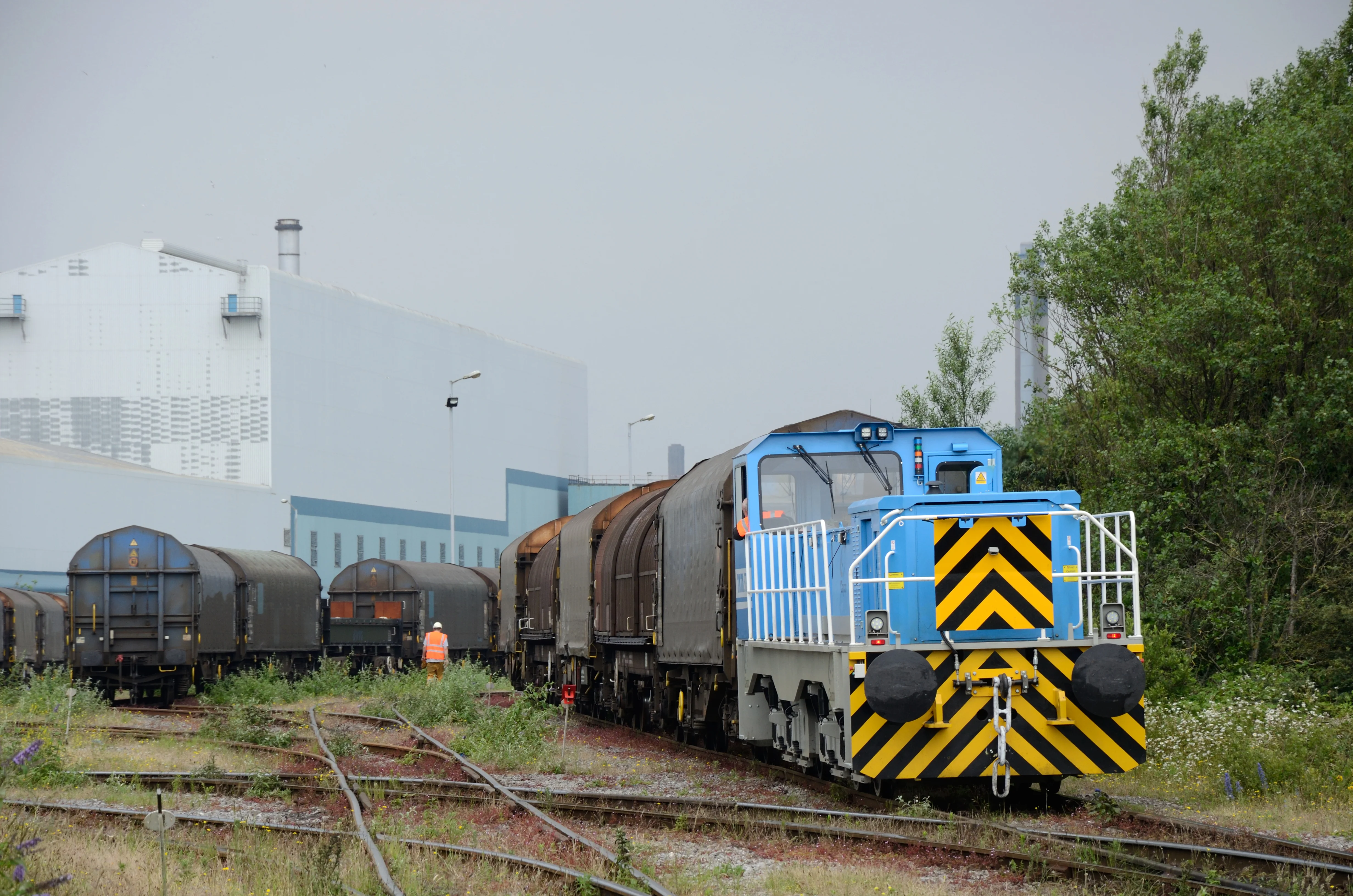 RT-CBD90-TS-B-SF Clayton Class 18 / CBD90 Tata Steel Hybrid Battery Diesel Locomotive No.932 (Version B) DCC Sound - Image 13