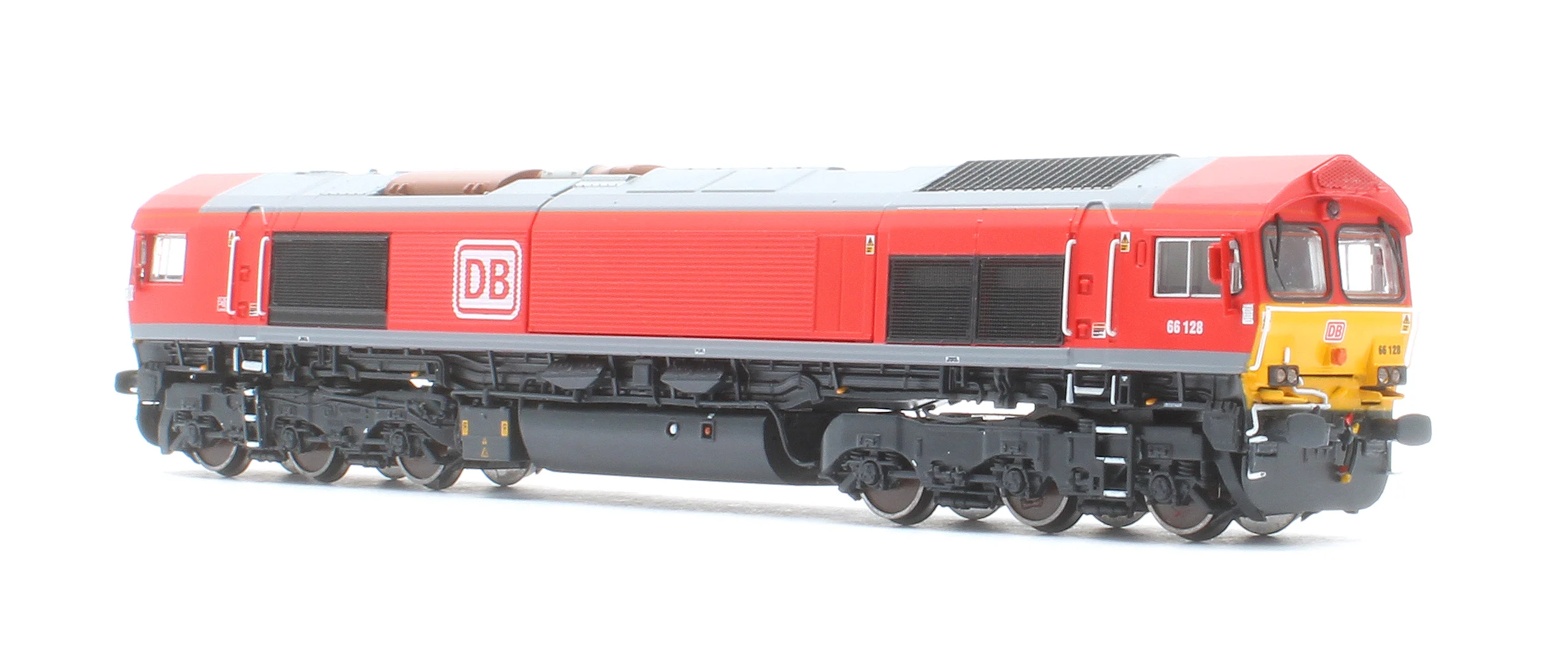RT-N66-DB-128DCC Class 66 66128 DB Cargo Revised Lights Diesel Locomotive - DCC Sound - Image 4
