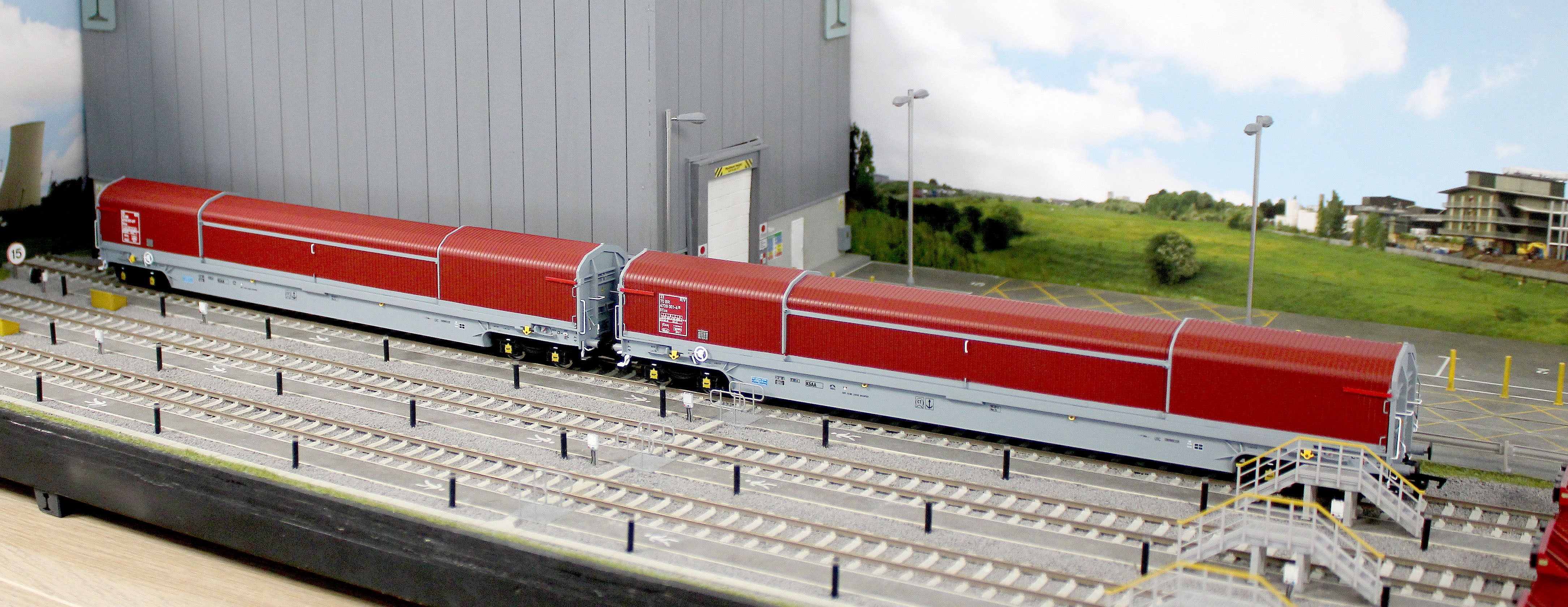 RT-OO-KSA-201B KSA ‘Rover Cube’ Wagons Original Maroon & Grey Livery No. 33 70 4739 023-8 and 031-1 - Twin Pack - Image 11