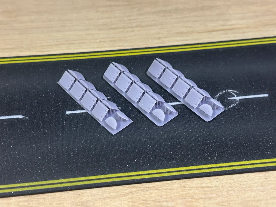 RRM022 OO Gauge Speed Bumps (Pack of 3) - Unpainted - Image 2