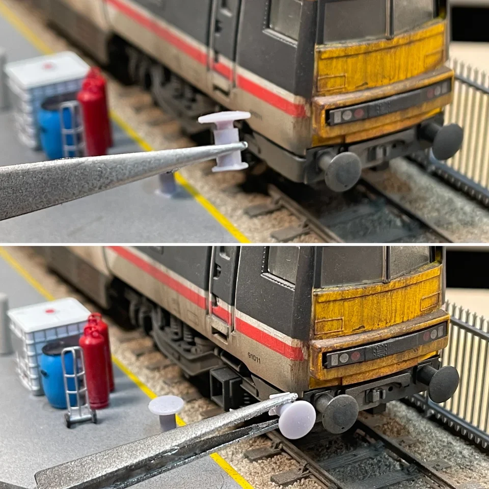 RRM033 OO Gauge Round Buffers (Pack of 8) - Unpainted - Image 2