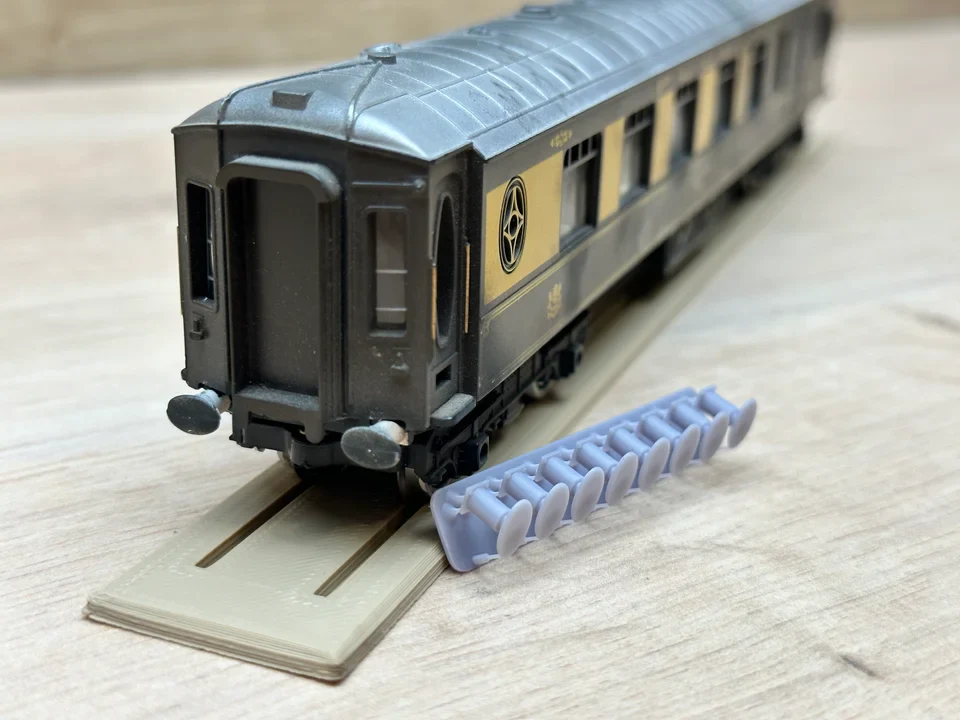 RRM046 OO Gauge Oval Buffers (Pack of 8) - Unpainted - Image 2