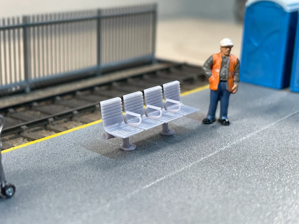 RRM051 OO Gauge Modern Benches (Pack of 3) - Unpainted - Image 2
