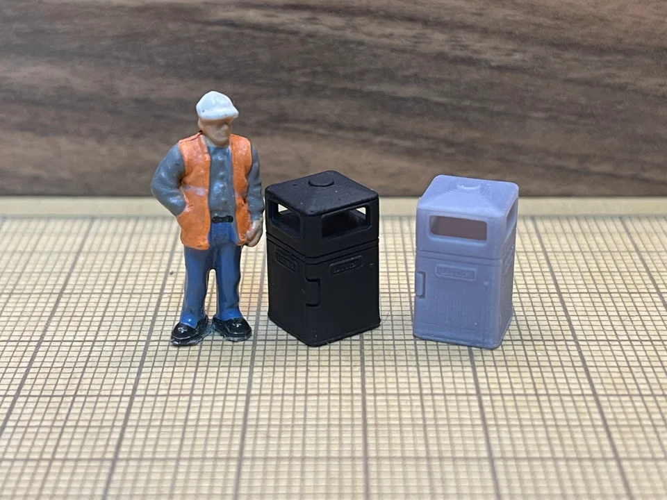 RRM059 OO Gauge Litter Bins (Pack of 6) - Unpainted - Image 2