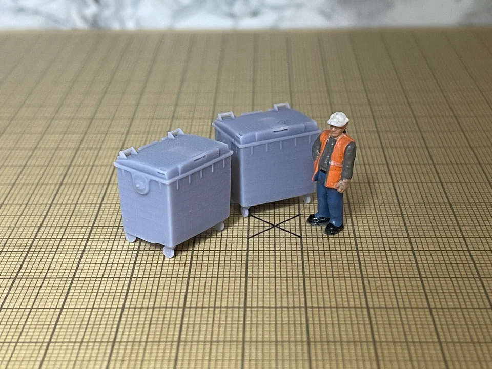 RRM066 OO Gauge Large Bins (Pack of 5) - Unpainted - Image 2