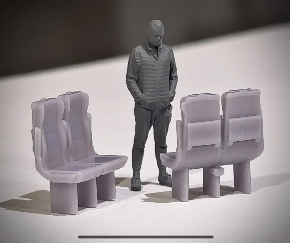 RRM132 OO Gauge Coach Seating (Pack of 10) - Unpainted Model Kit - Image 2
