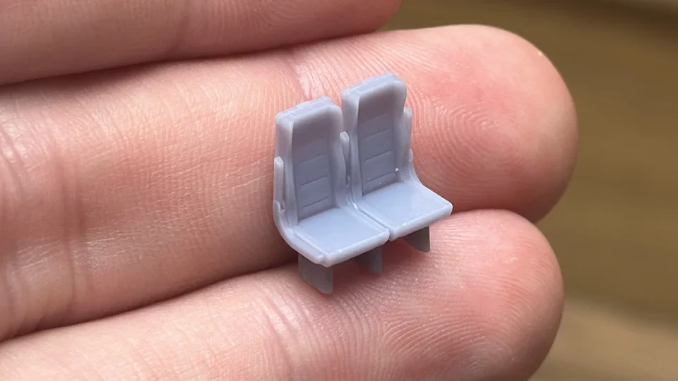 RRM132 OO Gauge Coach Seating (Pack of 10) - Unpainted Model Kit - Image 3