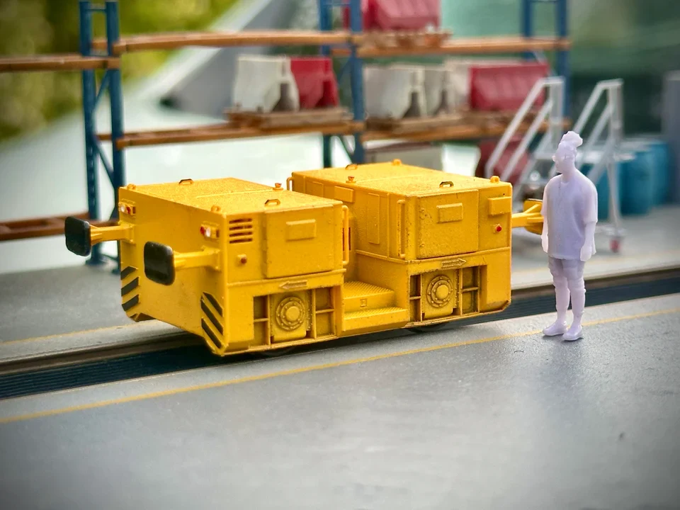 RRM165 OO Gauge Battery Shunter/Tug (Single Pack) - Unpainted Model Kit - Image 6
