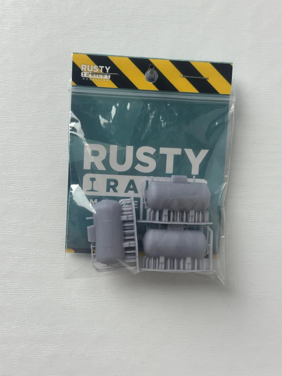 RRM166 OO Gauge LPG Tanks (Pack of 3) - Unpainted Model Kit - Image 4