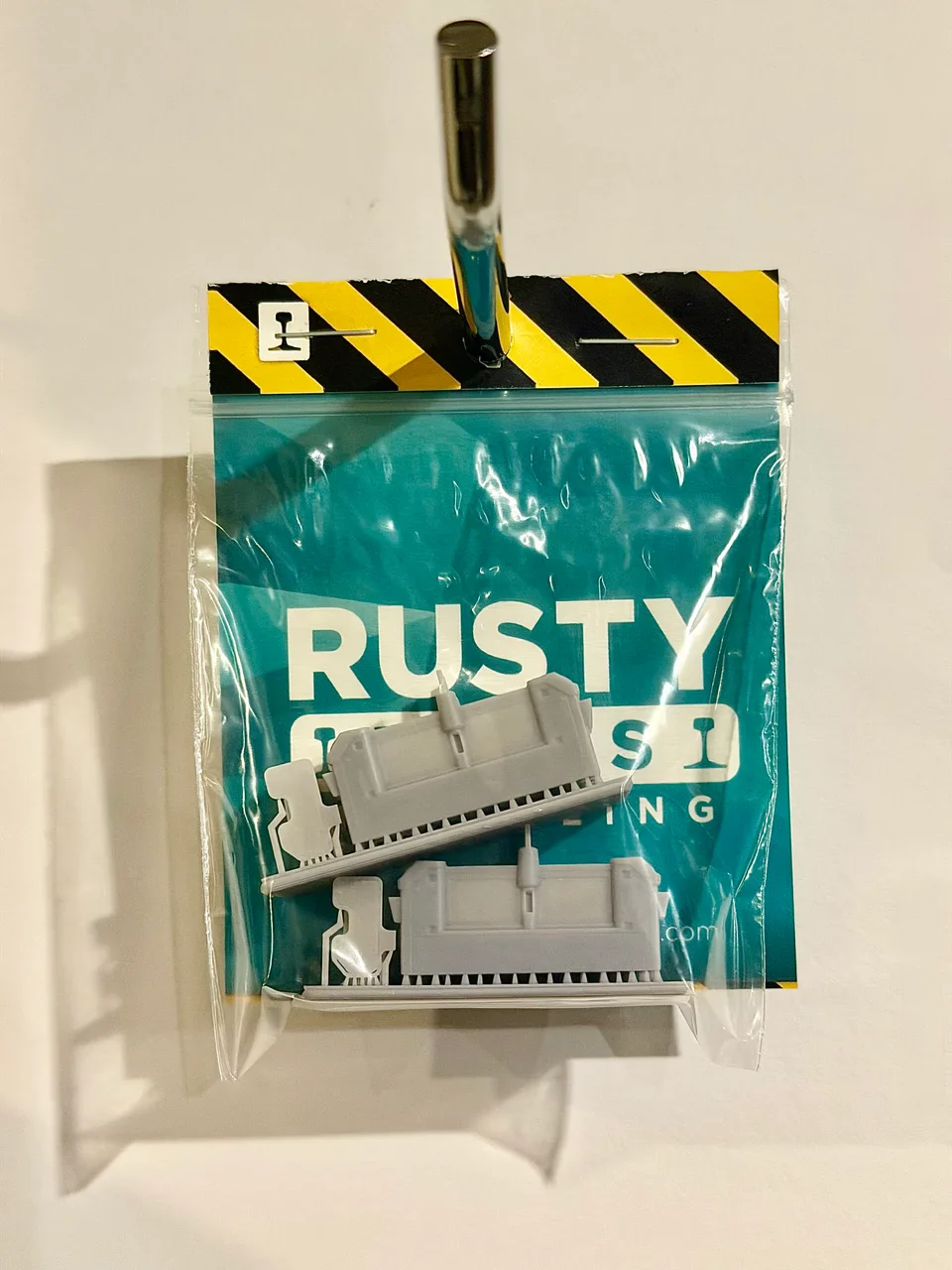 RRM171 OO Gauge Ticket Barriers (5 Channel) - Unpainted Model Kit - Image 4