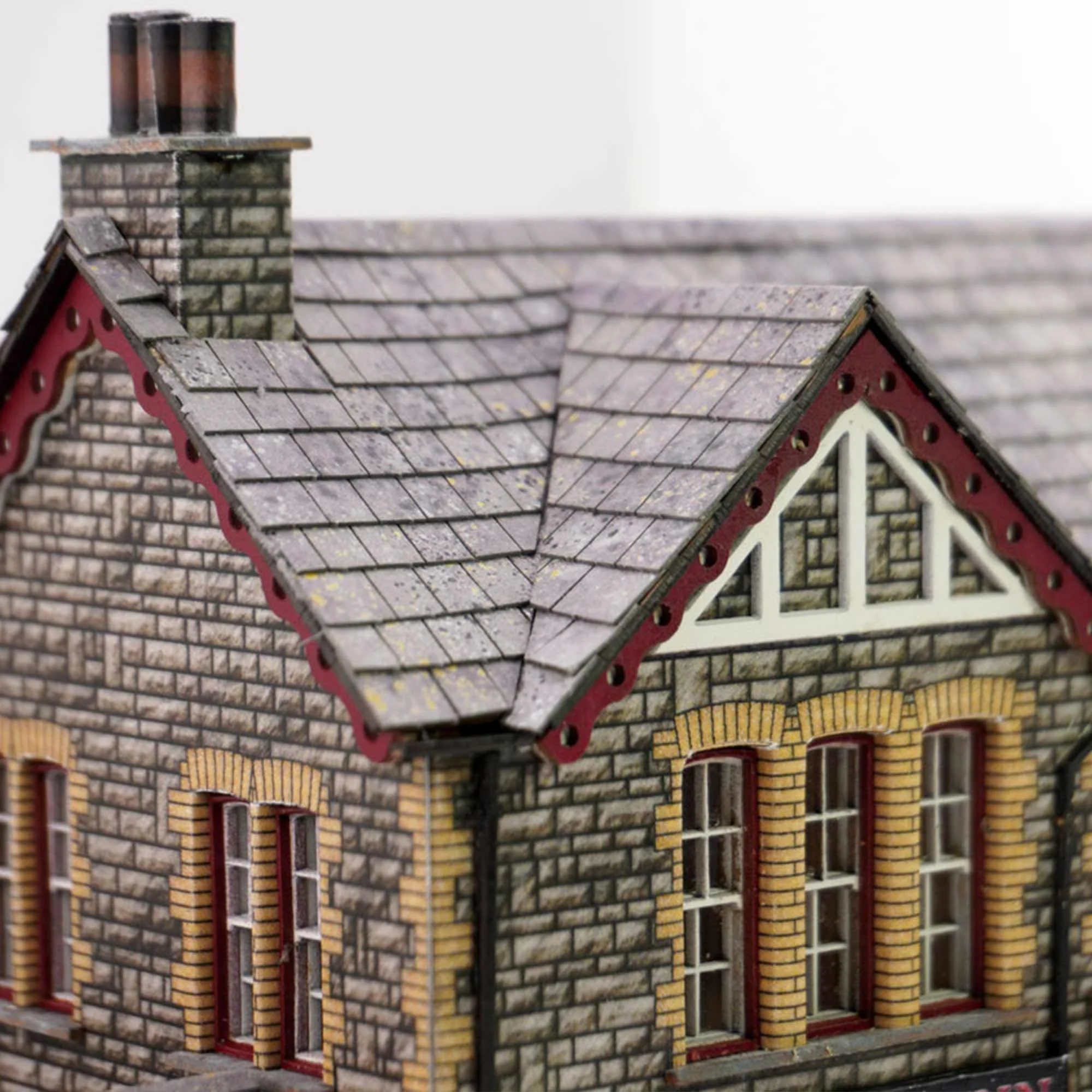 KX120 OO/HO Victorian Ale House/Country Pub Model Kit - Image 5