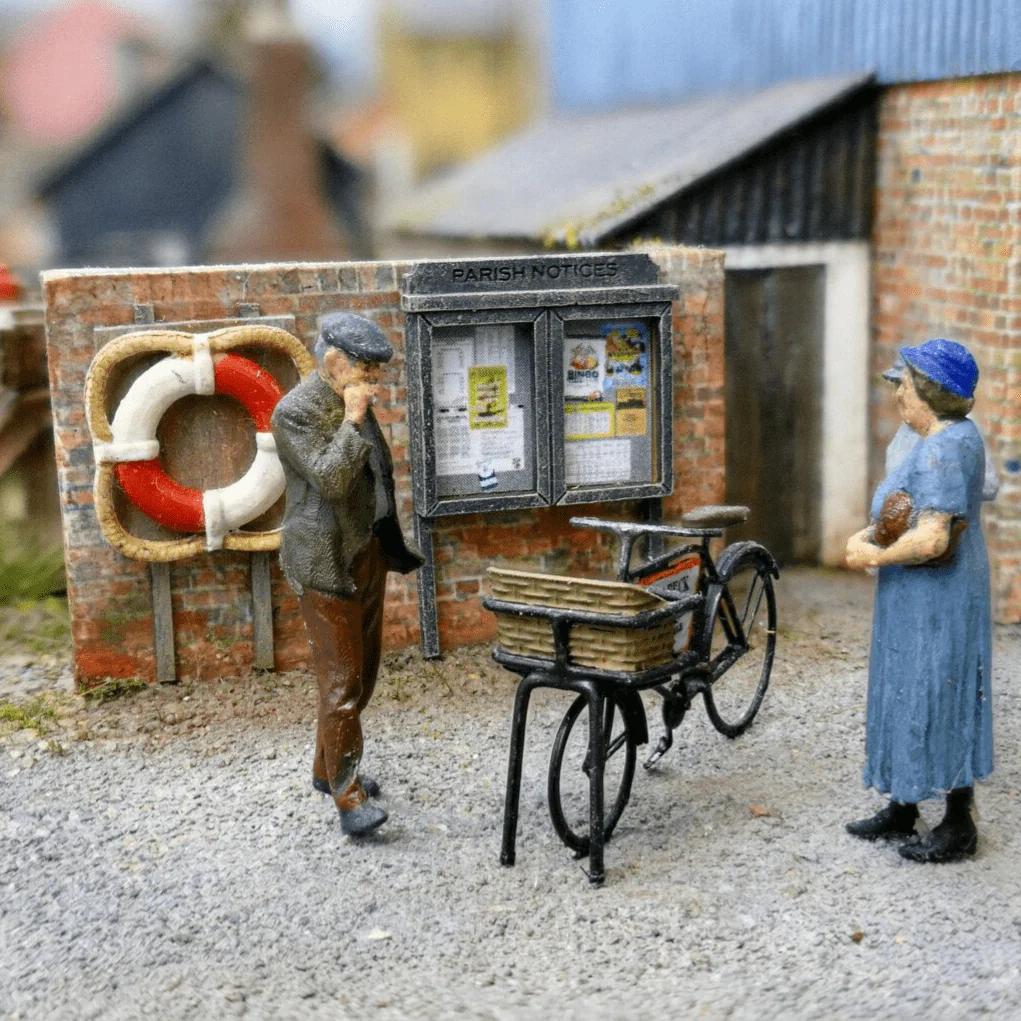 LX239 Parish / Village / Church Noticeboards Model Kit - Image 2