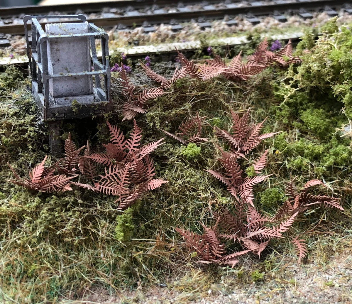 LX432AUTUMN Autumn Bracken / Fern Plants Model Kit