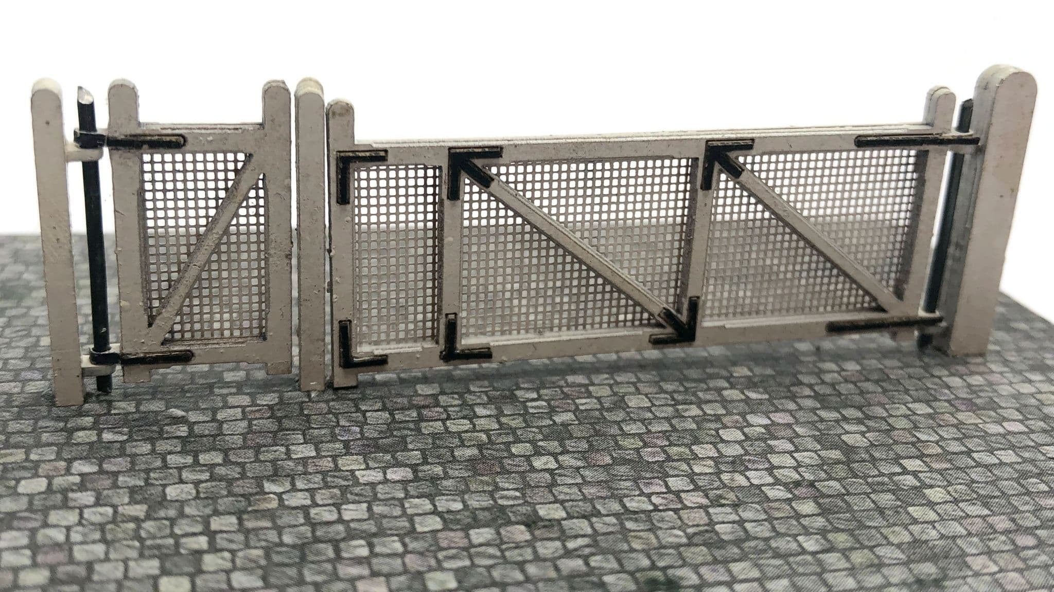 LX484 Crossing/Yard Gates (NYMR/Goathland Style) Model Kit
