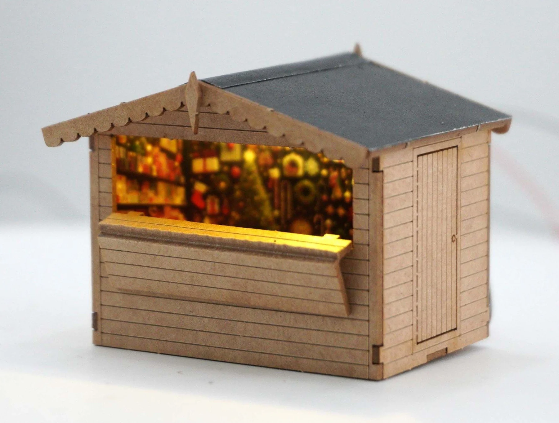 LX578 Christmas Market Stall Model Kit