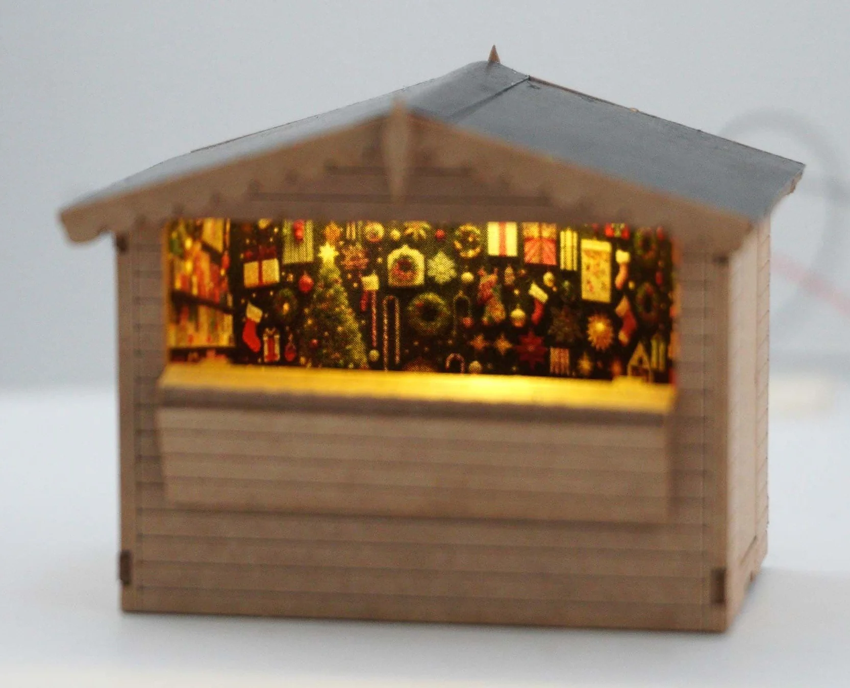 LX578 Christmas Market Stall Model Kit - Image 2