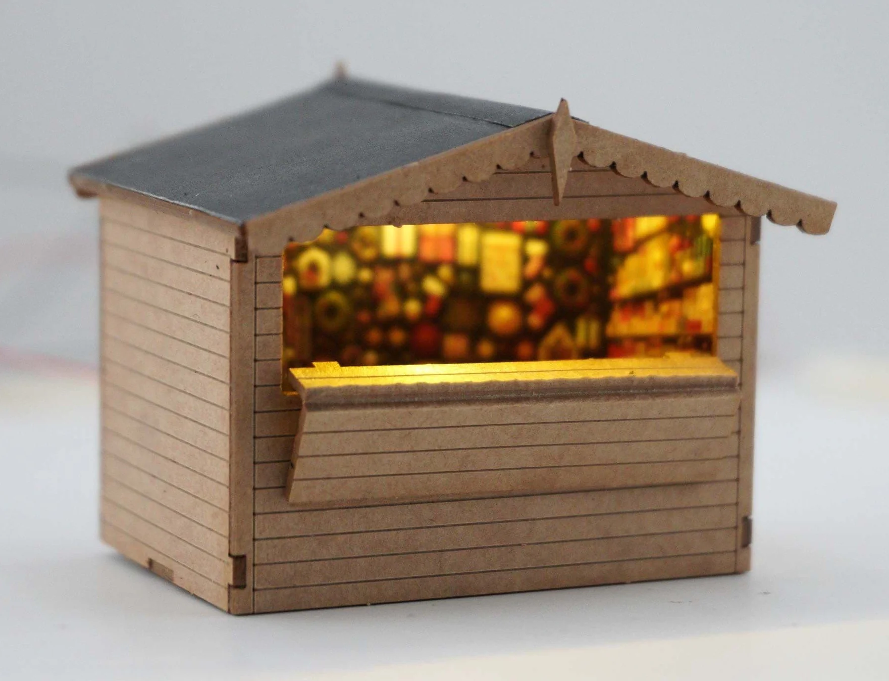 LX578 Christmas Market Stall Model Kit - Image 3
