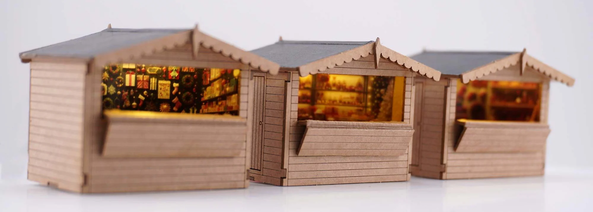LX578 Christmas Market Stall Model Kit - Image 4