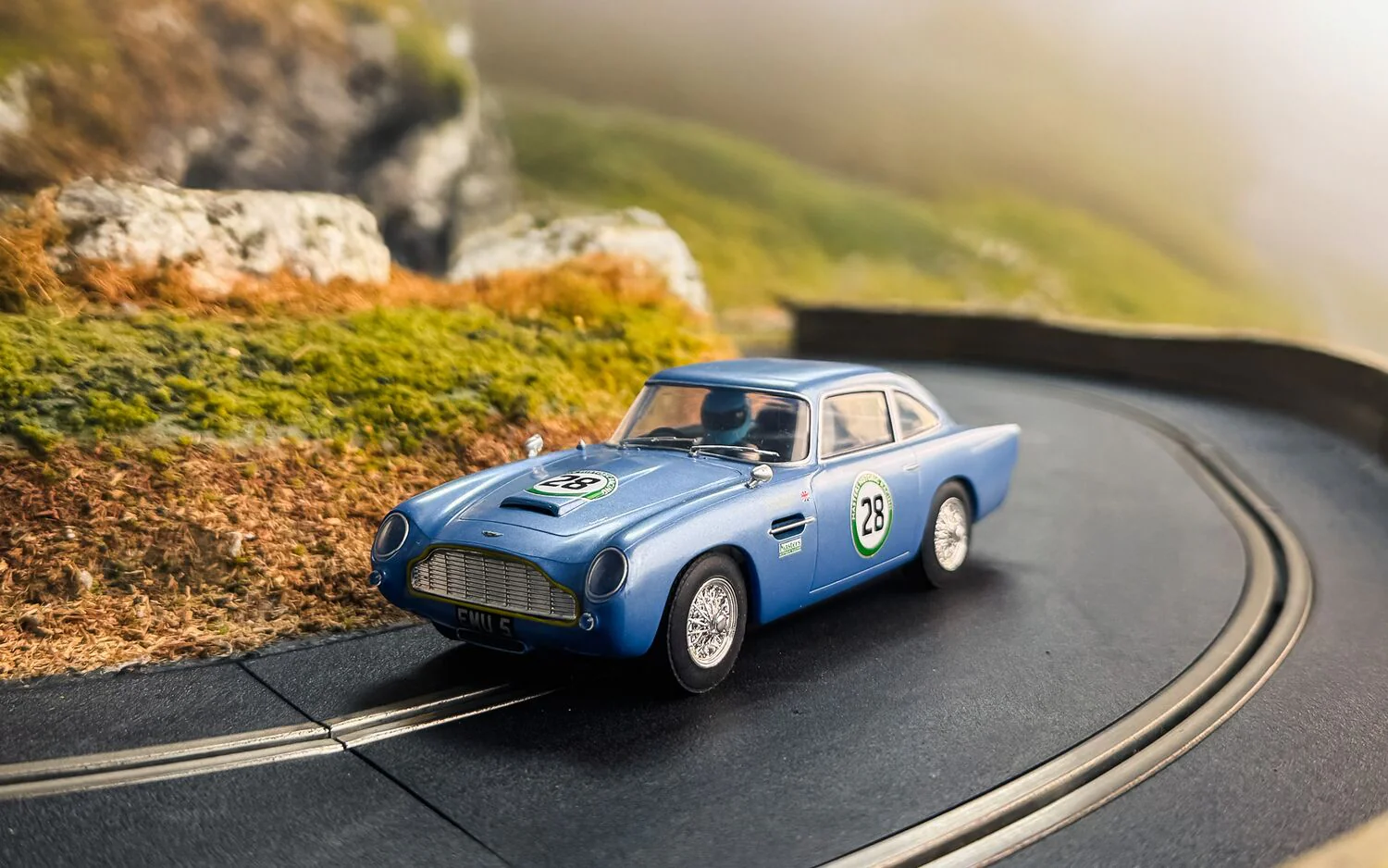 C4599 Aston Martin DB5 - Blue / Yellow - Historic GT Racing - Image 7